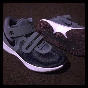 Nike Air Precision II Flyease